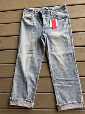 Light Wash Straight Leg Jeans